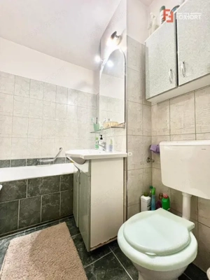 Apartament cu 3 camere, etaj 5 de vanzare, zona Lunei - imagine 8