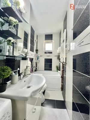 Apartament cu 3 camere, etaj 4 de vanzare, zona Spitalul Judetean - imagine 10