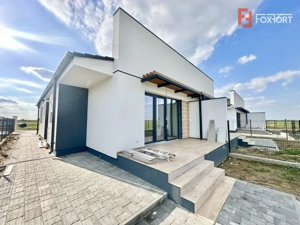 Duplex cu 3 camere si panouri fotovoltaice, zona Mosnita Noua - imagine 2