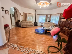 Casa individuala cu 8 camere si teren de 832 mp de vanzare, zona Girocului