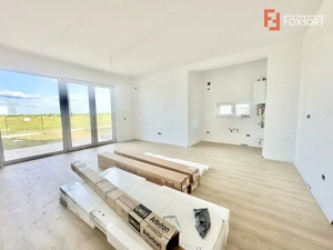 Duplex cu 3 camere si panouri fotovoltaice, zona Mosnita Noua - imagine 6