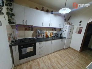 Apartament cu 2 camere decomandat, cladire istorica - Sinaia - imagine 10