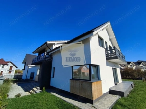 Casa moderna 5 camere teren 490 mp terasa acopertia in Cristian