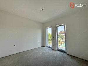 Triplex cu 4 camere, 115 mp, 3 bai - Zona Sacalaz - imagine 2