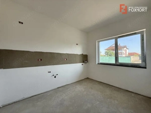 Triplex cu 4 camere, 115 mp, 3 bai - Zona Sacalaz - imagine 5