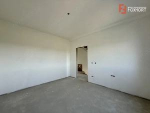 Triplex cu 4 camere, 115 mp, 3 bai - Zona Sacalaz - imagine 9