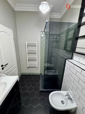 Apartament deosebit, 3 camere, zona Central – Bld. C.D. Loga - imagine 6