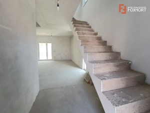 Duplex de vanzare cu 4 camere si teren de 290 mp - Giroc  - imagine 4