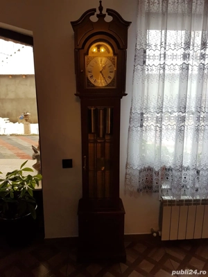 Ceas pendul de podea  in stare perfecta de funcționare 