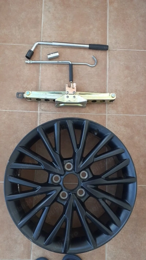 Janta aliaj 18'' Toyota + cric + cheie roti (17, 19, 21)