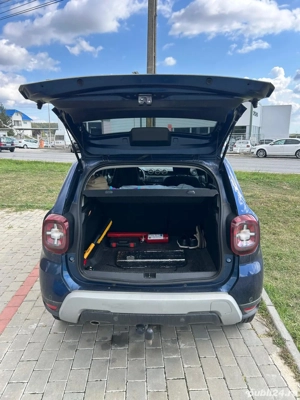 vând Dacia duster