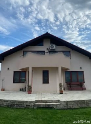 Vând casă P+M 8 camere Cihei - Oradea