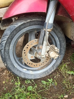 Dezmembrez scuter Peugeot vivasity 