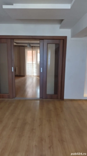 Apartament cu 4 camere, ultracentral, decomandat 