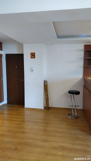 Apartament cu 4 camere, ultracentral, decomandat  - imagine 2