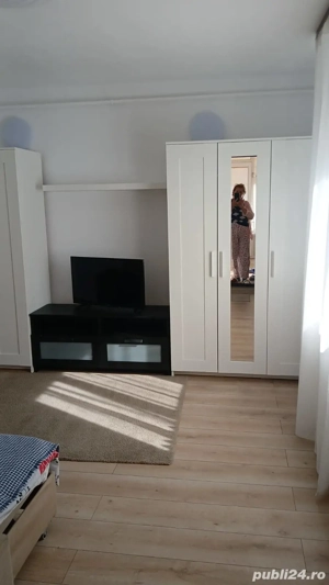 închiriez garsonieră sector 5    -Maria