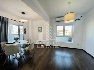 Apartament cu trei camere , decomandat , cu terasa ,in Giroc