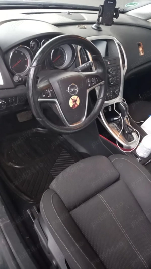 Vând Opel Astra Sports Tourer M1, 2012, 165 CP, 198.000 km - imagine 2