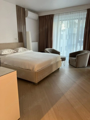 Vand Studio Cortina North faza 2, 42mp, vedere in curte