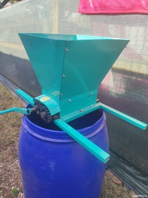 Zdrobitor de struguri  - imagine 2