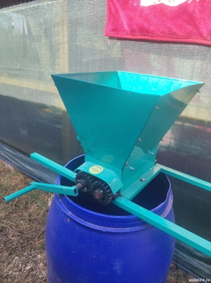 Zdrobitor de struguri  - imagine 3