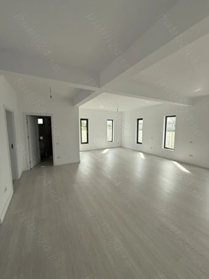 Casa de vanzare la cheie  - imagine 9