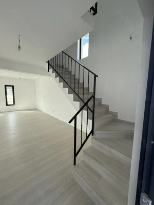 Casa de vanzare la cheie  - imagine 3