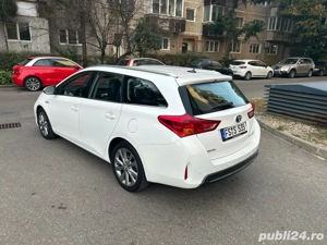 Toyota Auris Hybrid 2015 - imagine 2