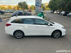 Toyota Auris Hybrid 2015 - imagine 3