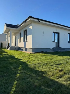 Casa parter, 111 mp utili, 400 mp teren, zona Metro - imagine 2