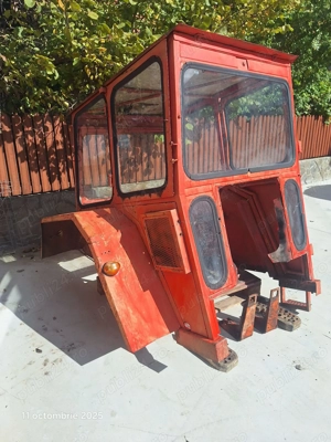 Cabina tractor Universal, original de fabrica, cu suporti de prindere - imagine 2