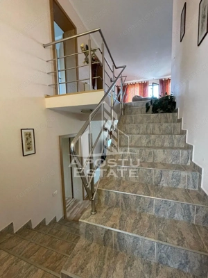 Casa individuala cu 7 camere,3 bai si garaj, P+1, zona Aradului - imagine 9