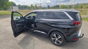 Peugeot 5008 1.2  EAT8  - imagine 2