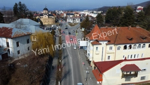 Apartament cu mansardă de vânzare în Curtea de Argeș. - imagine 8