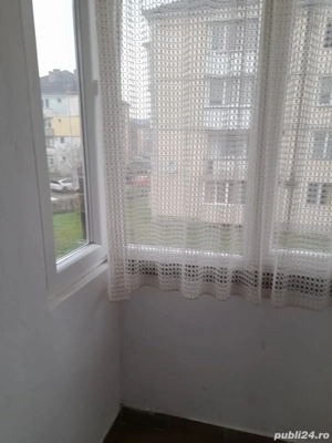 Vanzare apartament 3 camere semidecomandat - imagine 3