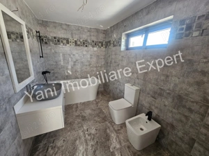 Casă de vânzare în Curtea de Argeș, strada Vasile Lupu. - imagine 5