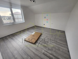 Duplex Mosnita. 4 Camere. Bucatarie separata. 1 dormitor la parter. - imagine 7