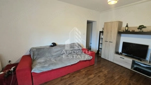 Apartament cu 3 camere, centrala proprie, zona Aradului - imagine 2