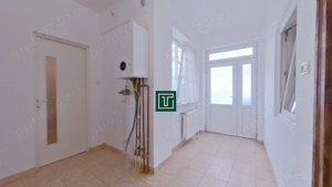 Casă cu 3 camere de vânzare în Arad   cartier Pârneava, complet renovată și pregătită pentru mutare - imagine 9