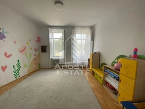 Casa partial mobilata, 10 camere,  zona Lunei - imagine 4