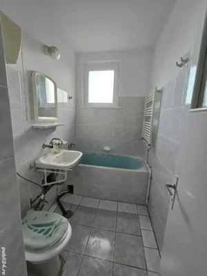 Vând apartament Hunedoara.