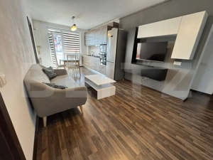 Apartament 3 camere, etaj intermediar - imagine 2 Apartament 3 camere, etaj intermediar - imagine 2