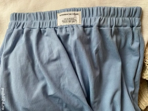 Set pantaloni si maieu - imagine 4