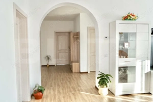 Casă elegantă, design mediteranean, demisol + parter, garaj, 1200 mp teren - imagine 9