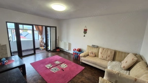 Vânzare apartament 3 camere - decomandat - 78 mp - cartier Traian - boxă inclusă