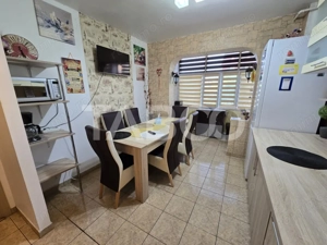 Apartament decomandat 3 camere balcon pivnita lift Vasile Aaron Sibiu - imagine 12