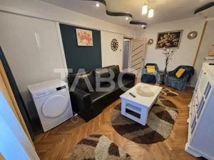 Apartament decomandat 3 camere balcon pivnita lift Vasile Aaron Sibiu - imagine 10