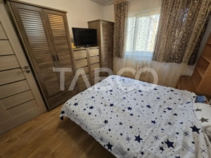 Apartament decomandat 3 camere balcon pivnita lift Vasile Aaron Sibiu - imagine 14