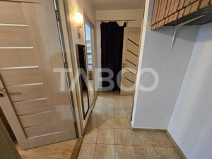 Apartament decomandat 3 camere balcon pivnita lift Vasile Aaron Sibiu - imagine 20