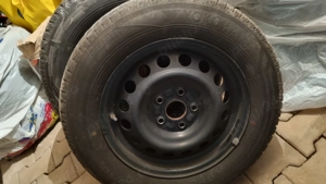 Cauciucuri de iarna montate pe janta de tabla  original. Marimea 215/60R 16.  - imagine 4